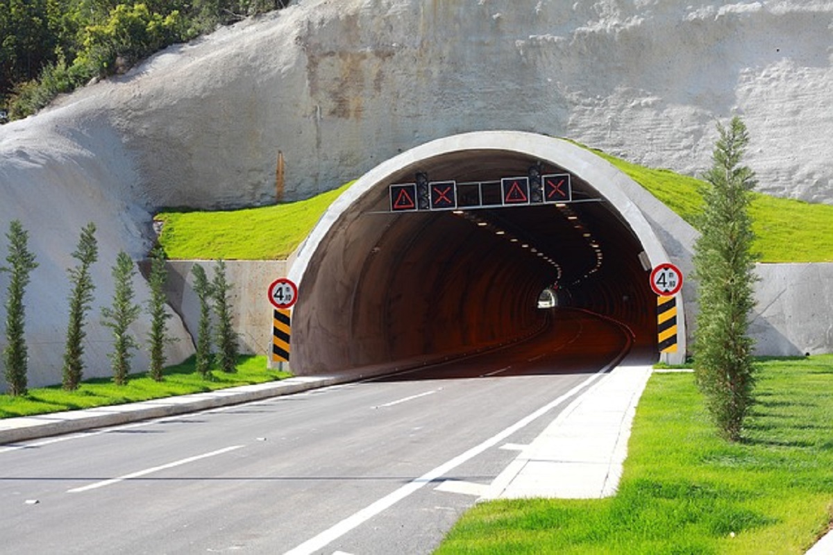 Tunnel Emergency Telephone System: Design Features and Application Analysis